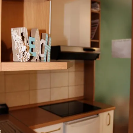 Apartment Laura-spacious On The Main Makarska