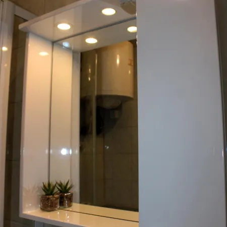 Laura-spacious On The Main * Makarska