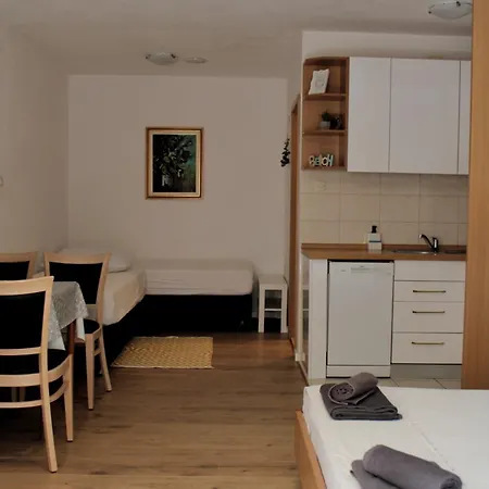 Apartment Laura-spacious On The Main