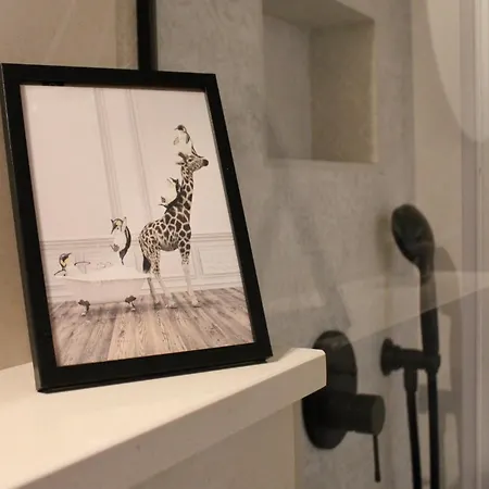 Laura-spacious On The Main Apartament