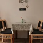 Laura-spacious On The Main Lägenhet